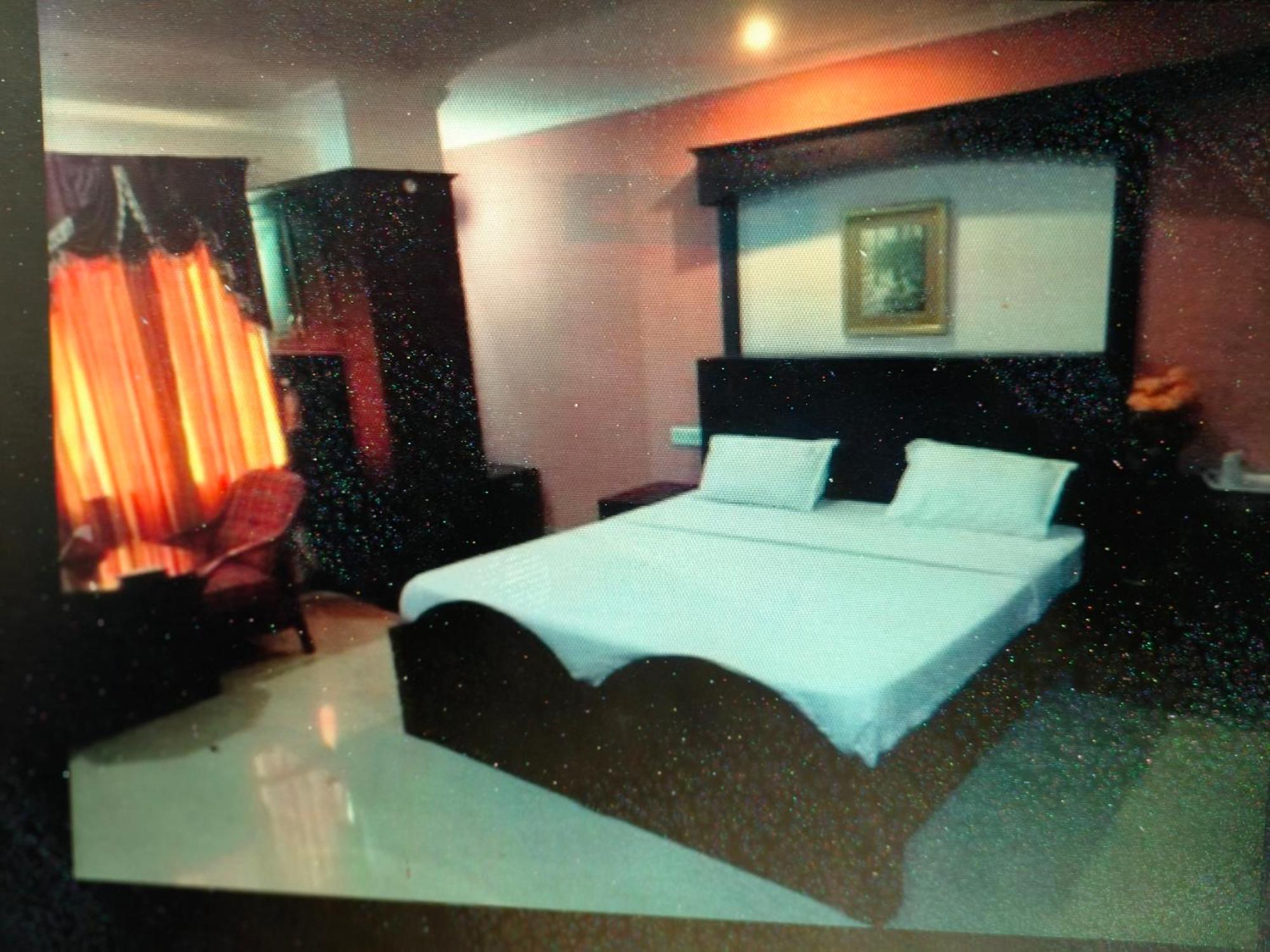 Hotel Priya Chengannur Kültér fotó